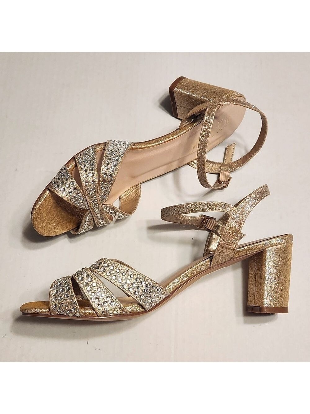 De Blossom Collection Gold Glitter Rhinestone Heel Sandal Size 9 - Picture 3 of 10